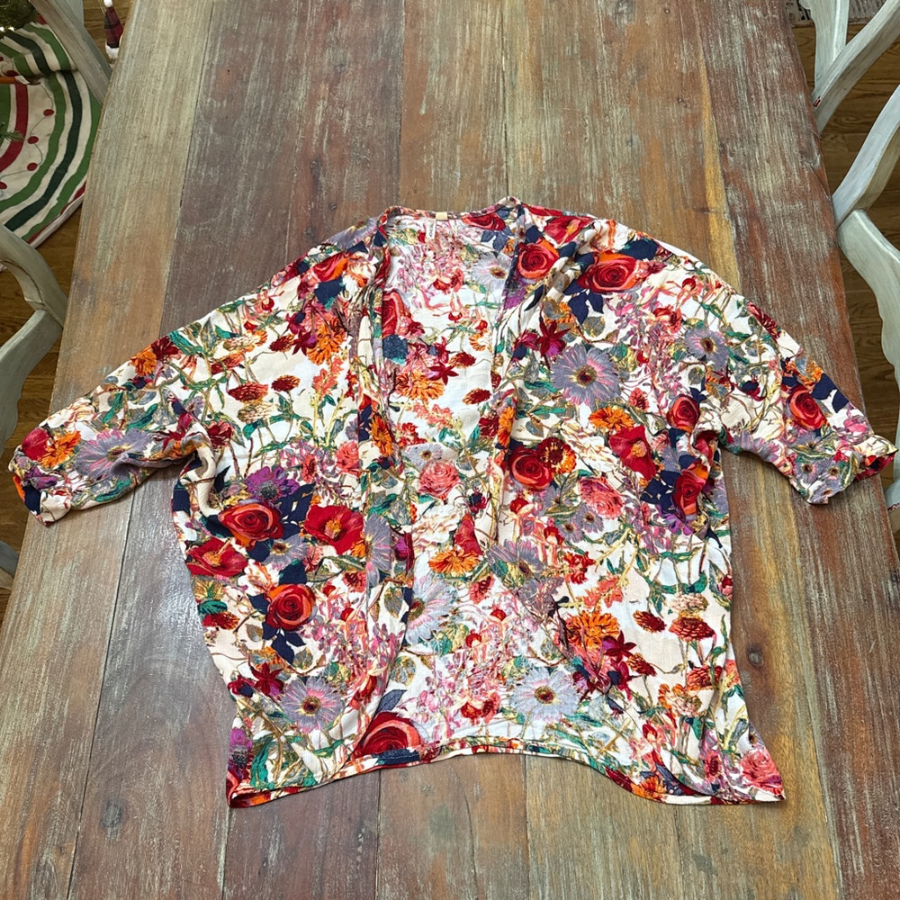 Trend Shop Floral Blouse Small White Red